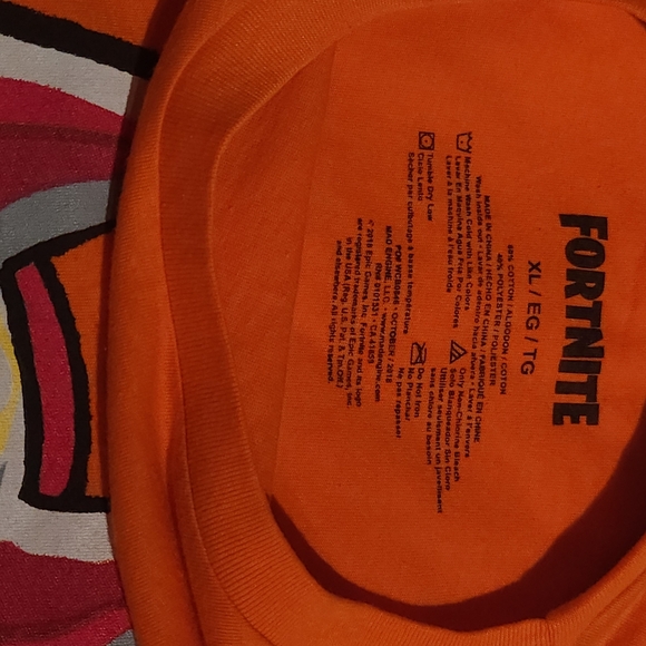 Fortnite Graphic Tee. Youth xl. Preloved. - Picture 4 of 5